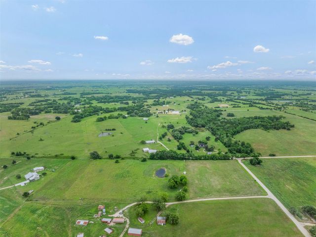 493 Hodde Road, Carmine, TX 78932