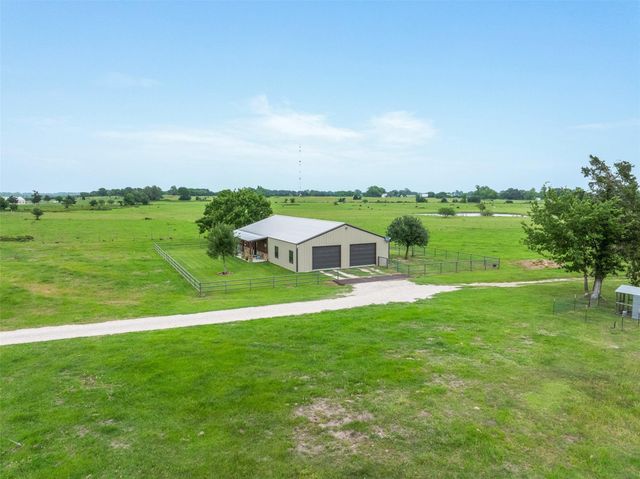 493 Hodde Road, Carmine, TX 78932