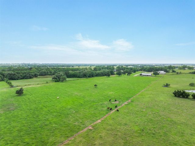 493 Hodde Road, Carmine, TX 78932