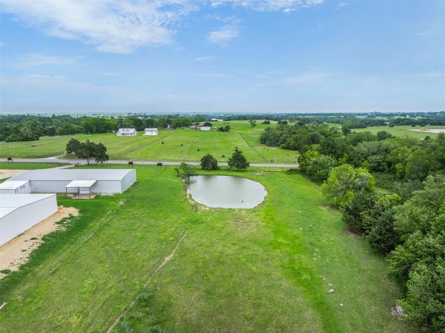 493 Hodde Road, Carmine, TX 78932