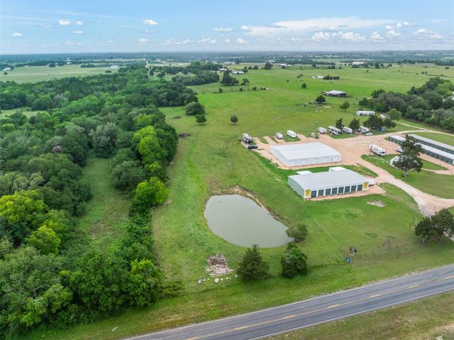 493 Hodde Road, Carmine, TX 78932
