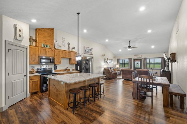 493 Hodde Road, Carmine, TX 78932