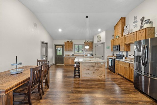 493 Hodde Road, Carmine, TX 78932