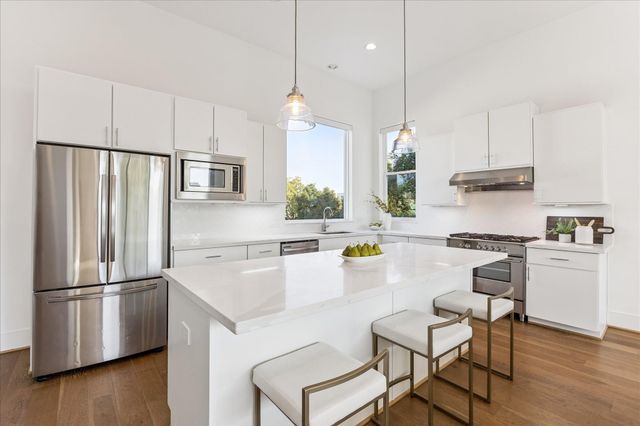 2414 Canal Street F, Houston, TX 77003