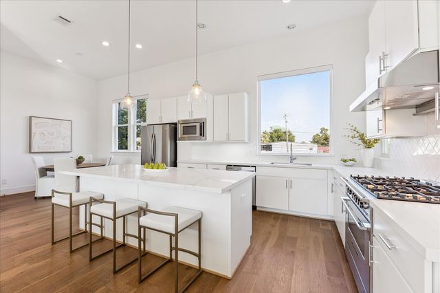 2414 Canal Street F, Houston, TX 77003