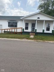 820 Roosevelt Avenue, Edinburgh, IN 46124