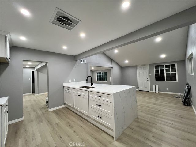 5651 Radford, Valley Village, CA 91607