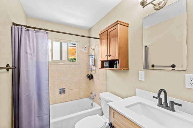 2629 E Christine Street NE, Albuquerque, NM 87112
