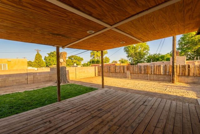 2629 E Christine Street NE, Albuquerque, NM 87112