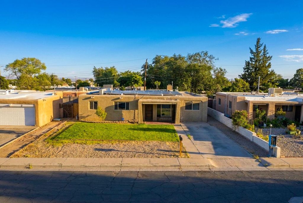 2629 E Christine Street NE, Albuquerque, NM 87112