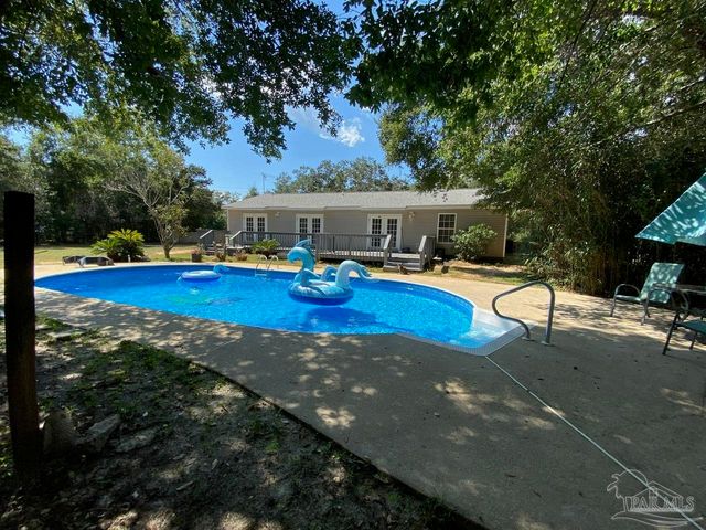 1820 Garcon Point Rd, Milton, FL 32583