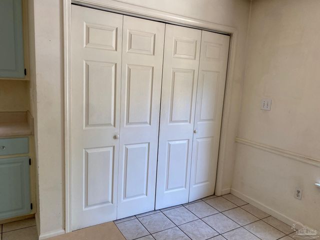 1820 Garcon Point Rd, Milton, FL 32583