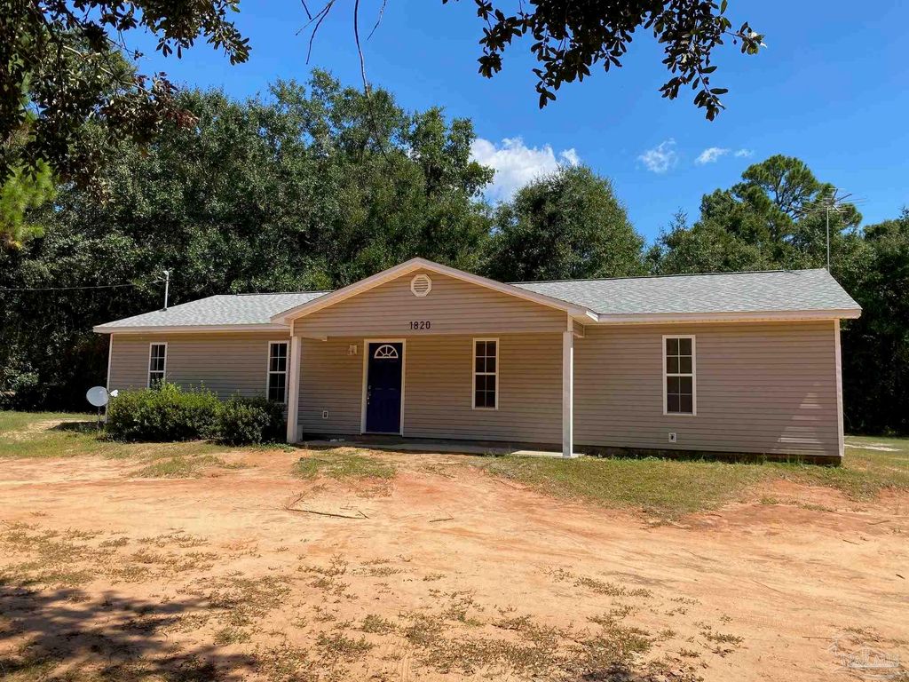 1820 Garcon Point Rd, Milton, FL 32583
