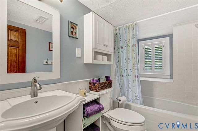 8450 Cheraw Rd, Mechanicsville, VA 23116