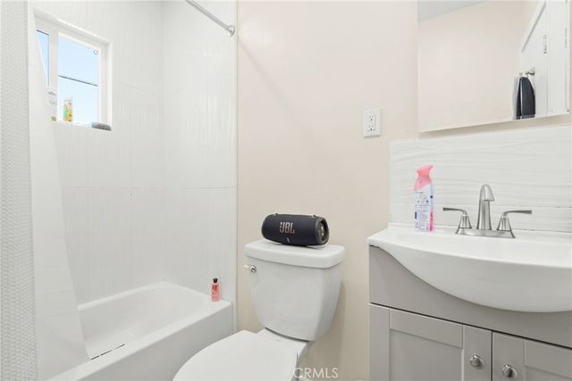 3814 Portola Avenue, Los Angeles, CA 90032