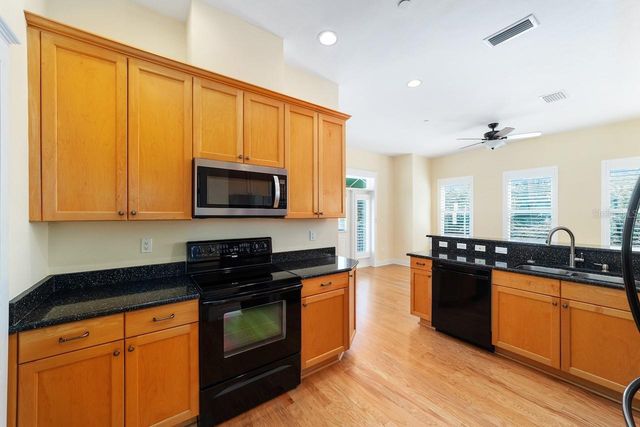 107 NE 4TH STREET, Gainesville, FL 32601