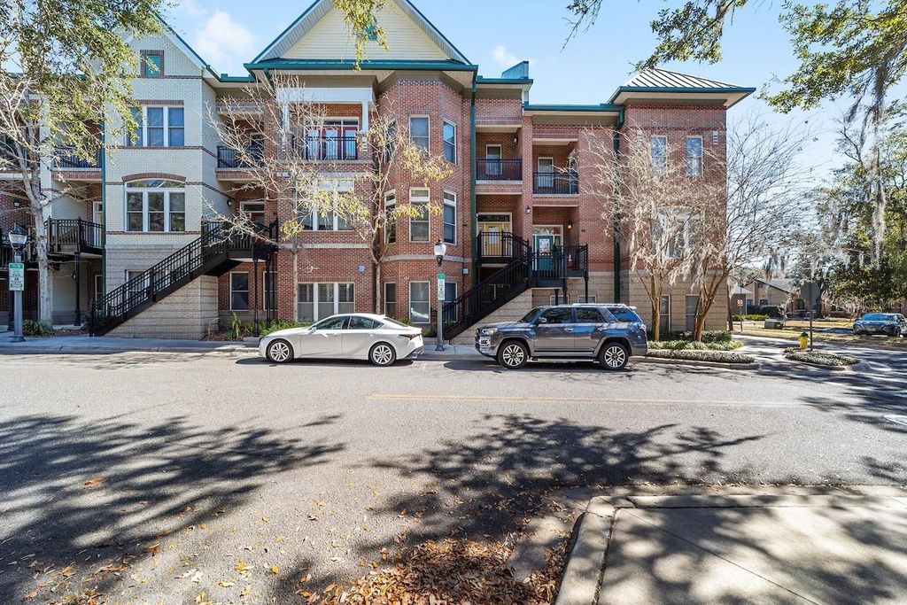 107 NE 4TH STREET, Gainesville, FL 32601