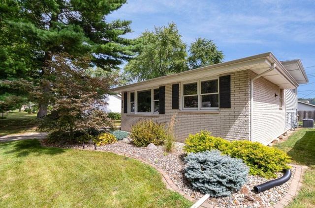 1455 Mississippi Place, Hobart, IN 46342