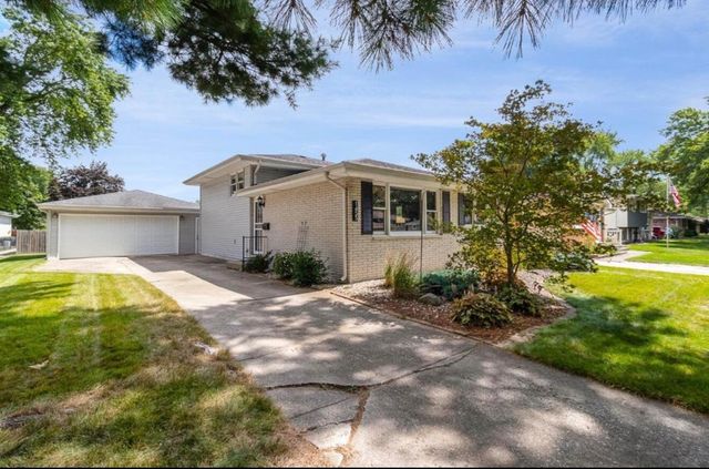 1455 Mississippi Place, Hobart, IN 46342