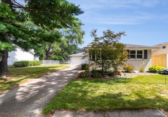 1455 Mississippi Place, Hobart, IN 46342