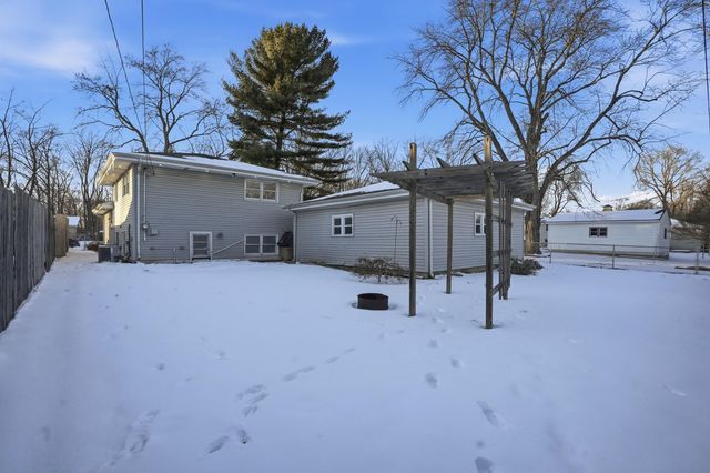 1455 Mississippi Place, Hobart, IN 46342