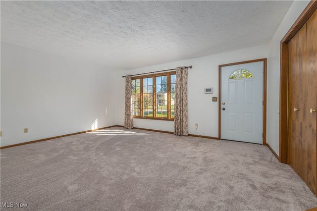 5614 S Nantucket Drive, Lorain, OH 44053