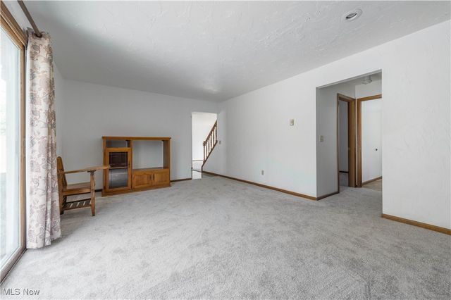 5614 S Nantucket Drive, Lorain, OH 44053