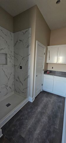 1530 E Appleton St, Valley Center, KS 67147