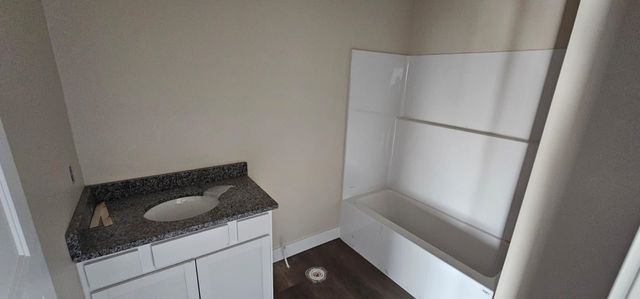 1530 E Appleton St, Valley Center, KS 67147