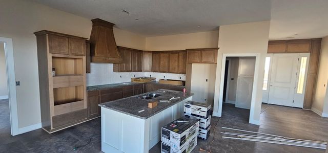 1530 E Appleton St, Valley Center, KS 67147