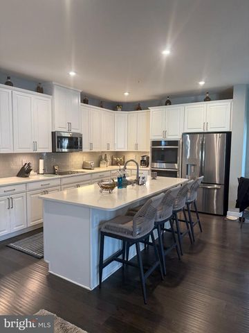 508 LADYWELL ST, Middle River, MD 21220