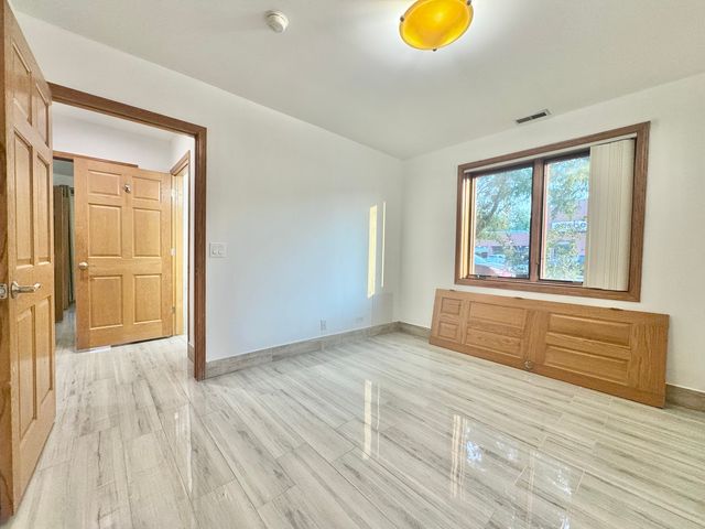 5965 N NORTHWEST Highway 101, Chicago, IL 60631