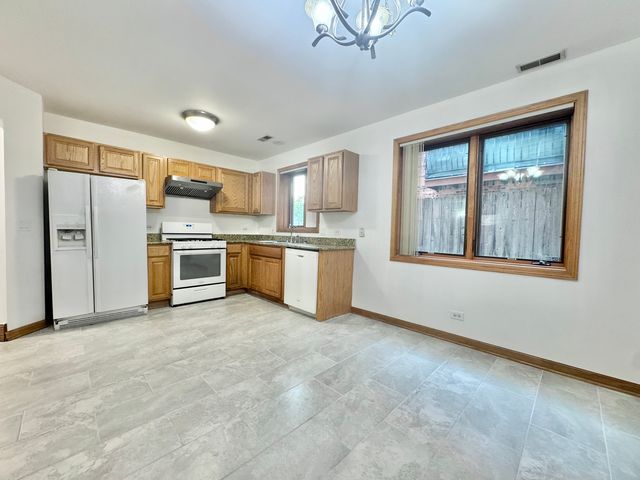 5965 N NORTHWEST Highway 101, Chicago, IL 60631