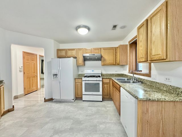 5965 N NORTHWEST Highway 101, Chicago, IL 60631