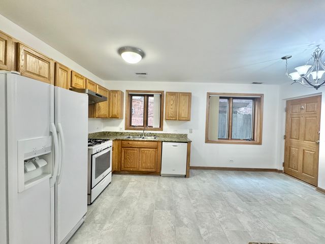 5965 N NORTHWEST Highway 101, Chicago, IL 60631