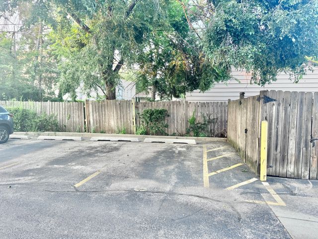 5965 N NORTHWEST Highway 101, Chicago, IL 60631