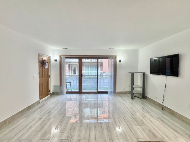 5965 N NORTHWEST Highway 101, Chicago, IL 60631
