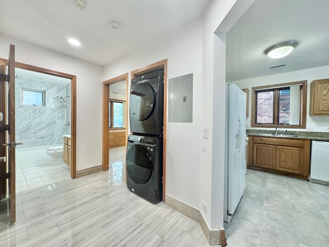 5965 N NORTHWEST Highway 101, Chicago, IL 60631
