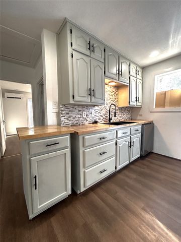 1120 N Ross Avenue, Sherman, TX 75090