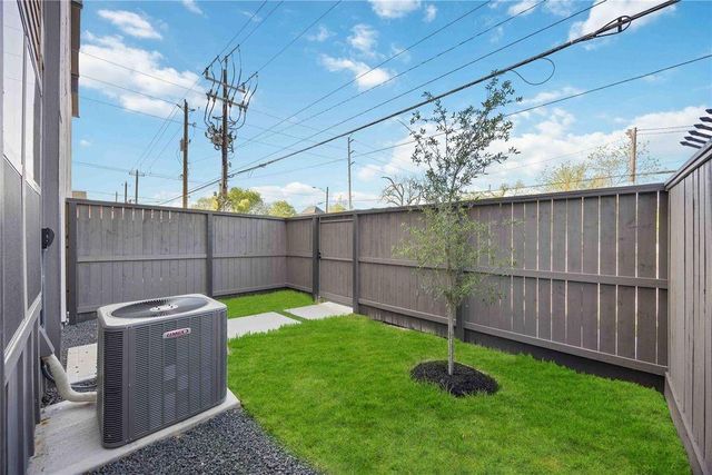 2524 Live Oak Street, Houston, TX 77004