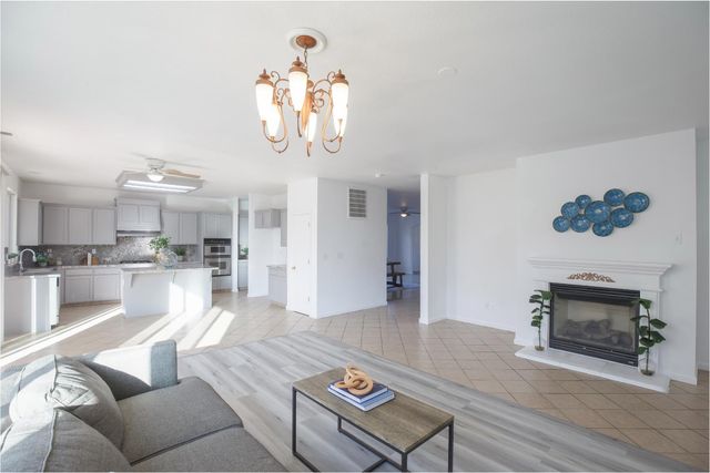 2668 Scott Avenue, Clovis, CA 93611