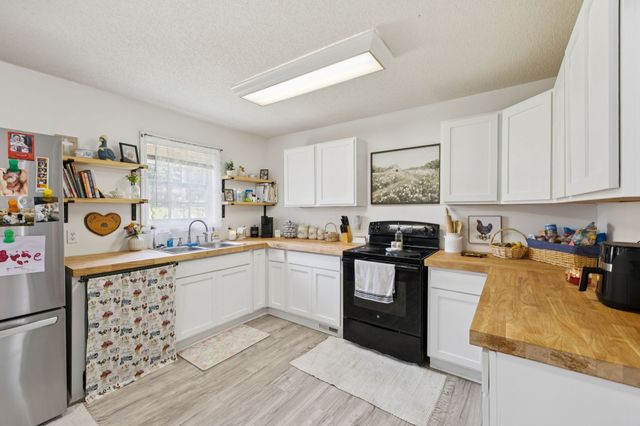 30429 Sims St, Ardmore, TN 38449