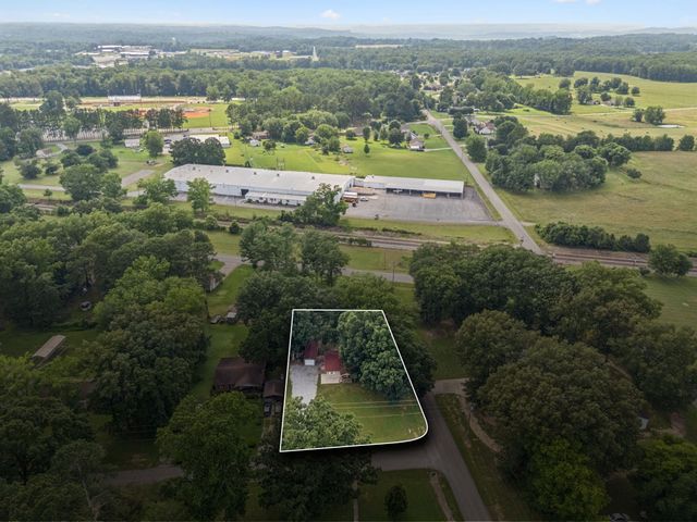 30429 Sims St, Ardmore, TN 38449