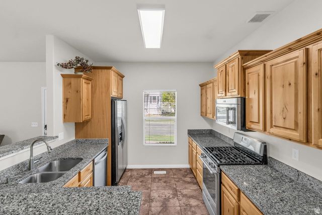 4481 W PALE MOON LN, South Jordan, UT 84009