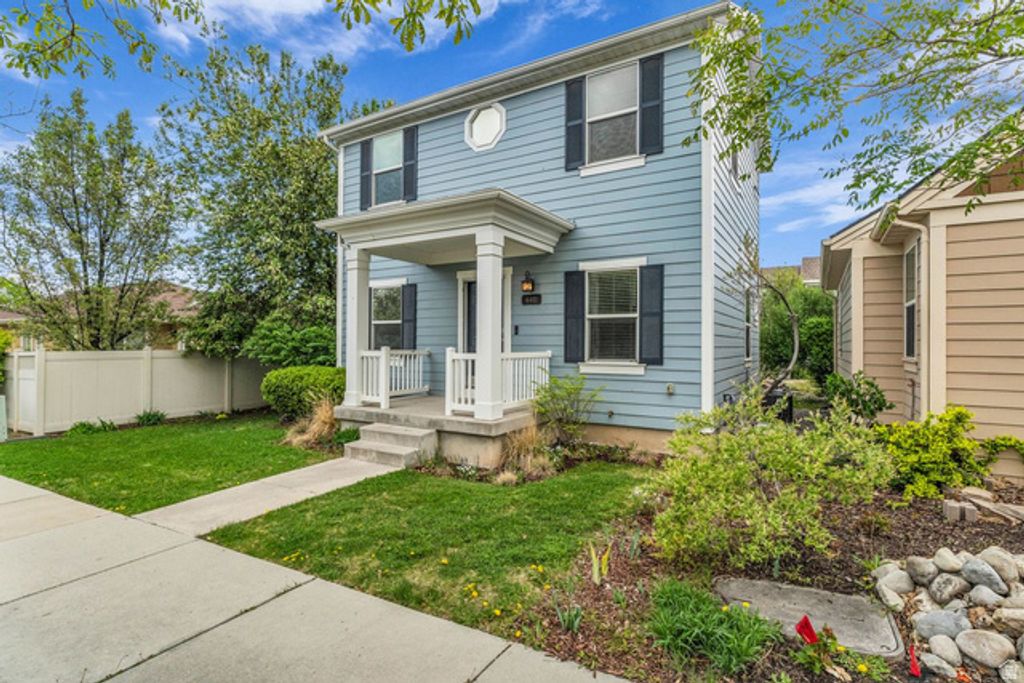 Image 3 of property listing at 4481 W PALE MOON LN, South Jordan, UT 84009