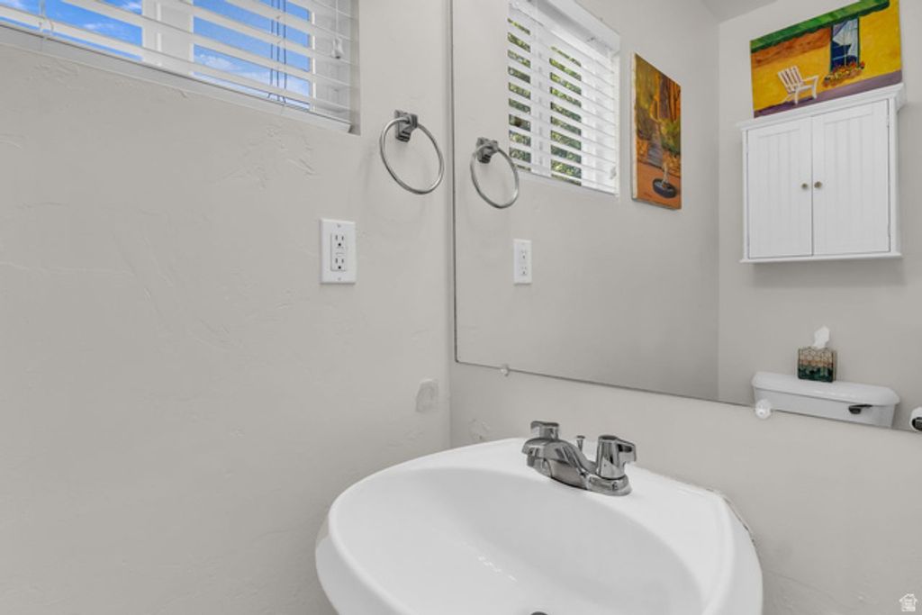 Image 25 of property listing at 4481 W PALE MOON LN, South Jordan, UT 84009