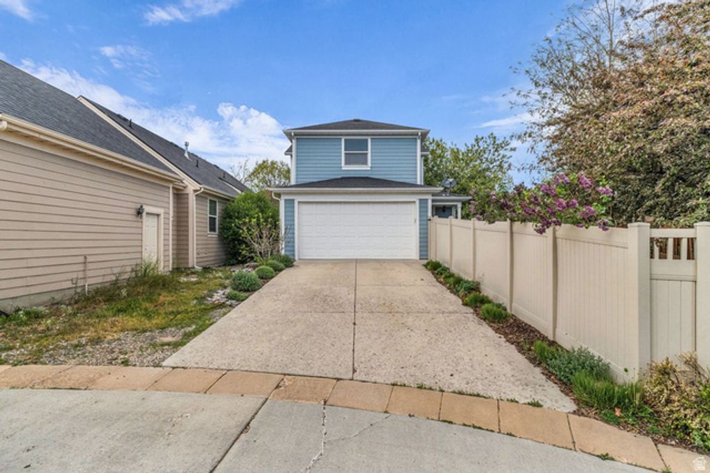 Image 32 of property listing at 4481 W PALE MOON LN, South Jordan, UT 84009