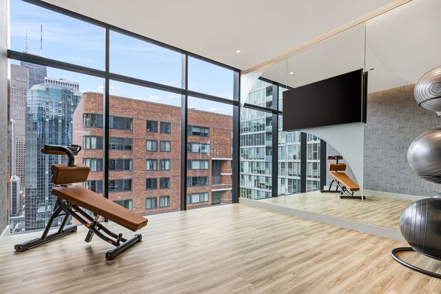 218 E Grand Avenue 813, Chicago, IL 60611