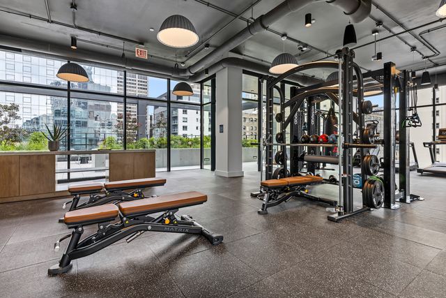 218 E Grand Avenue 813, Chicago, IL 60611