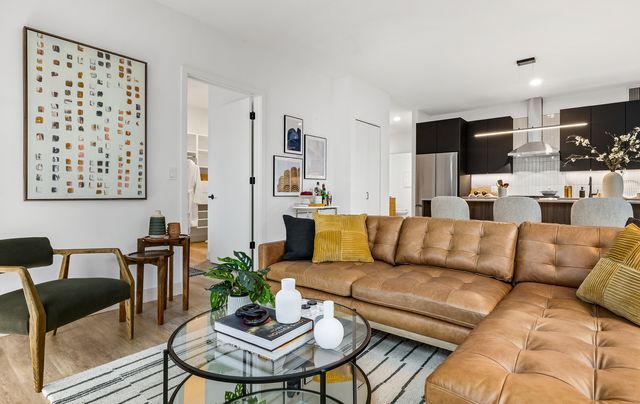 218 E Grand Avenue 813, Chicago, IL 60611